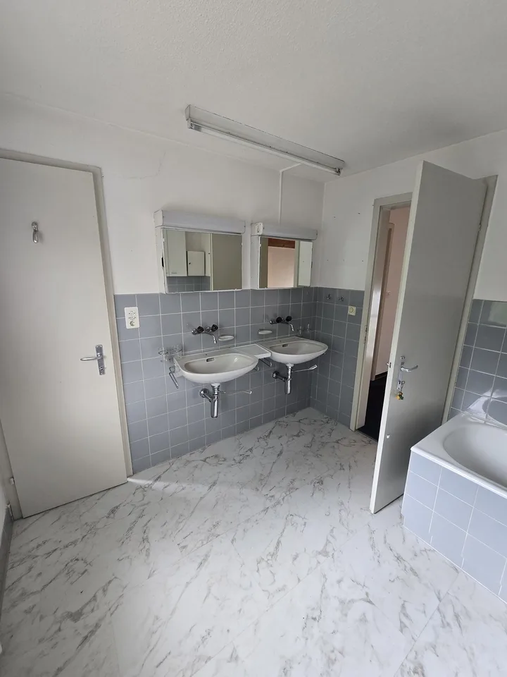 Freistehendes 6.5-Zimmer-Einfamilienhaus mit grossem Garten