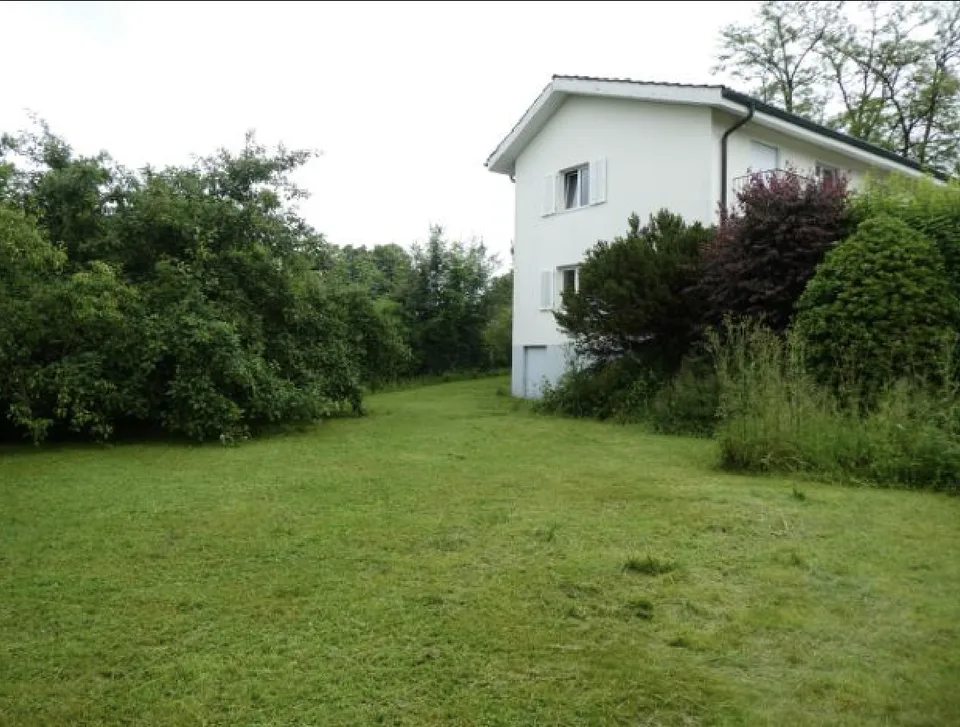 Freistehendes 6.5-Zimmer-Einfamilienhaus mit grossem Garten
