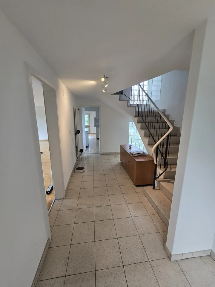 Freistehendes 6.5-Zimmer-Einfamilienhaus mit grossem Garten
