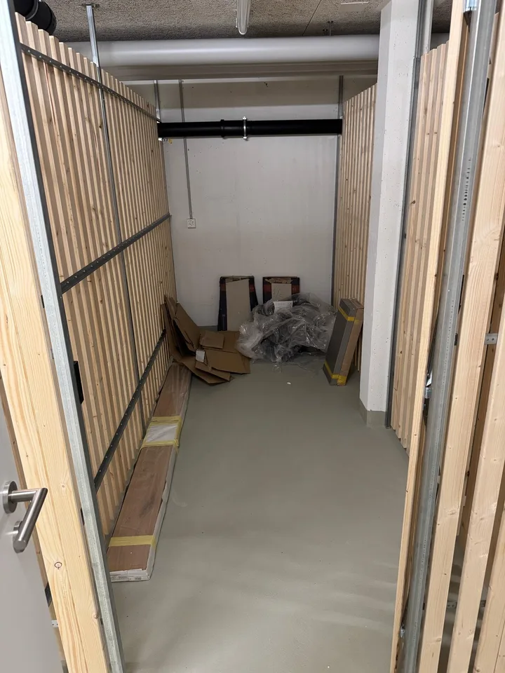 Zweitbezug am See 2,5 Zi 🐟⚓️🛥️ unmöbliert Garage zzgl. 🏡🅿️