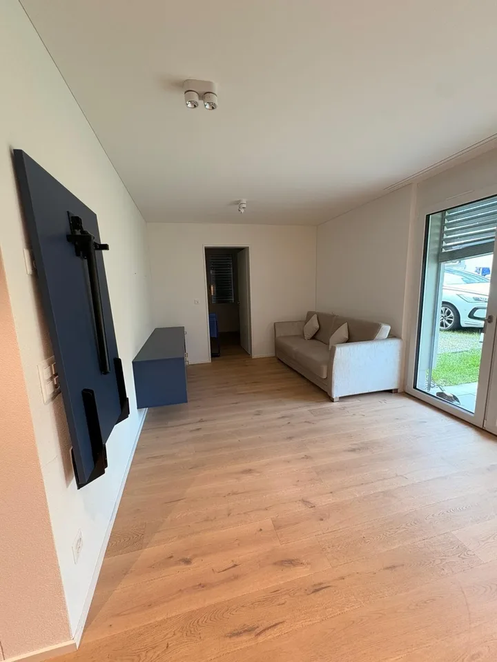 Zweitbezug am See 2,5 Zi 🐟⚓️🛥️ unmöbliert Garage zzgl. 🏡🅿️