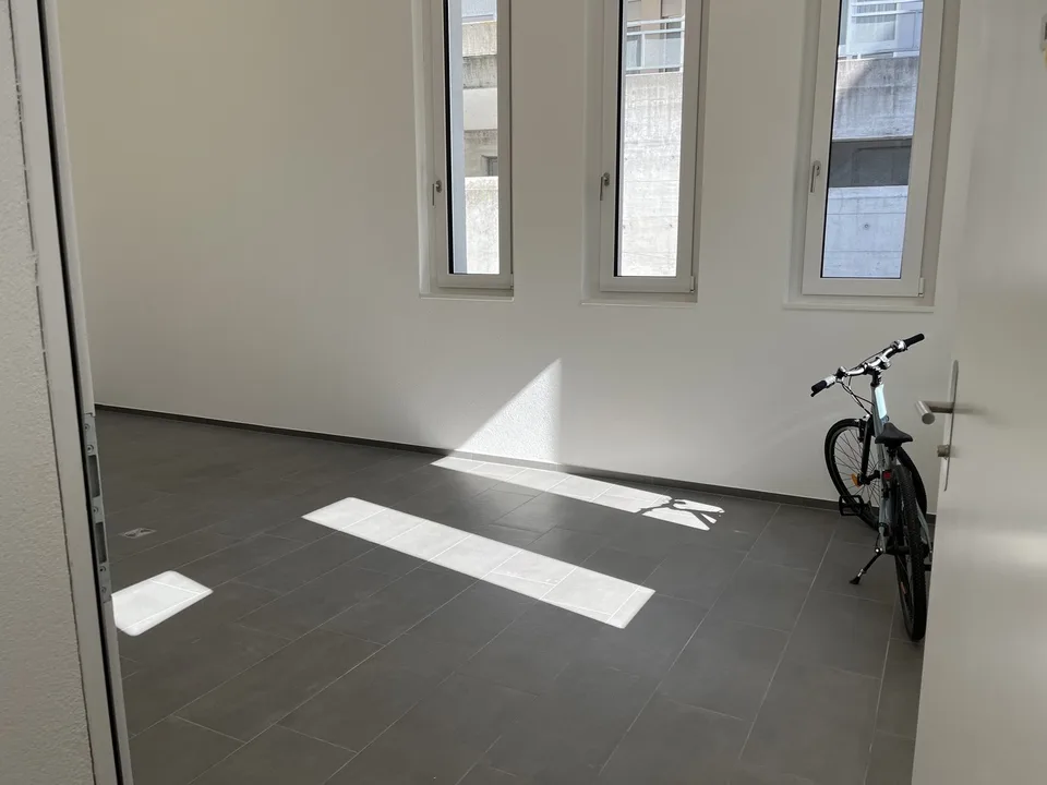 Zweitbezug am See 2,5 Zi 🐟⚓️🛥️ unmöbliert Garage zzgl. 🏡🅿️