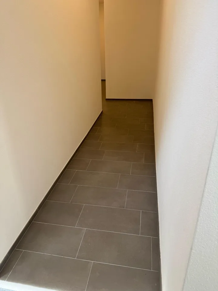 Zweitbezug am See 2,5 Zi 🐟⚓️🛥️ unmöbliert Garage zzgl. 🏡🅿️