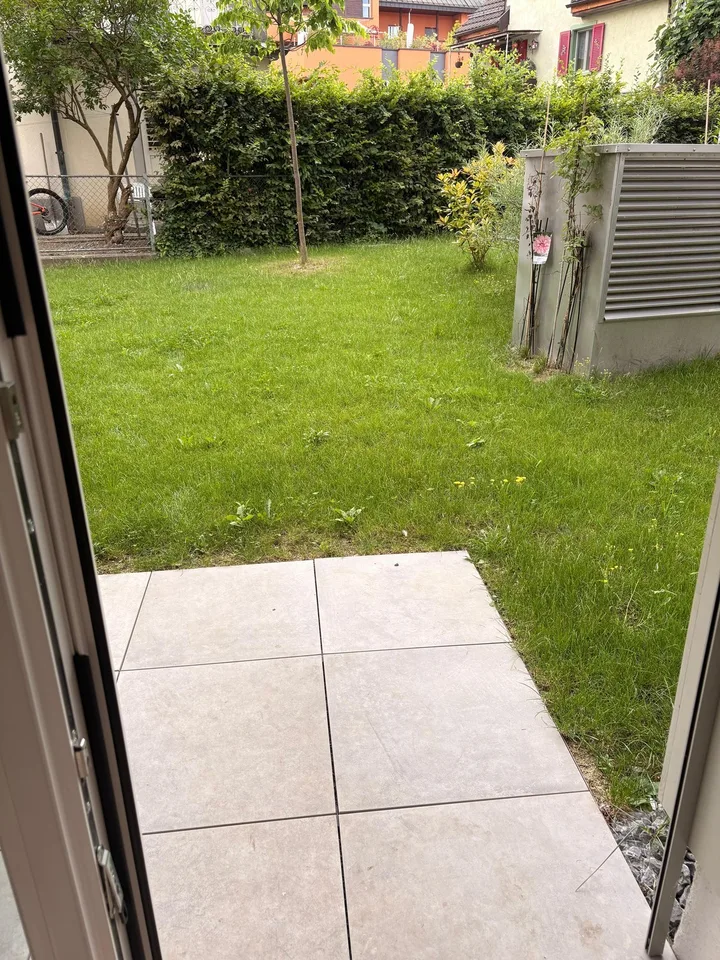 Zweitbezug am See 2,5 Zi 🐟⚓️🛥️ unmöbliert Garage zzgl. 🏡🅿️