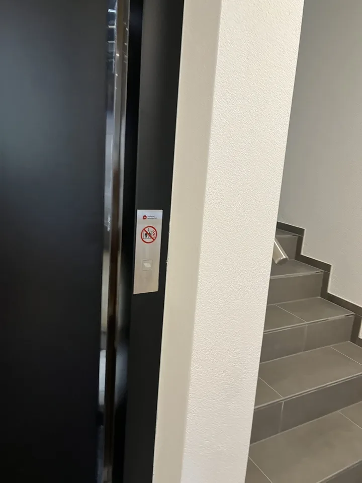 Zweitbezug am See 2,5 Zi 🐟⚓️🛥️ unmöbliert Garage zzgl. 🏡🅿️
