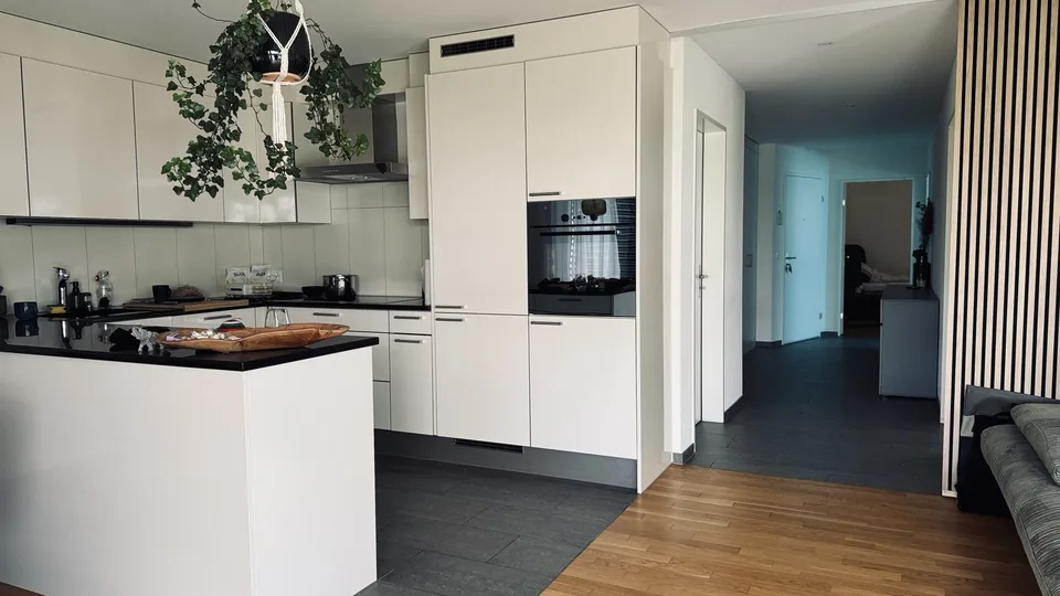 Zimmer mit Garten und eigenem Bad - nahe Schwerzenbach Bahnhof