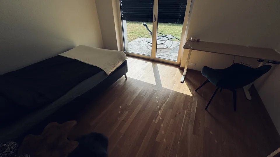 Zimmer mit Garten und eigenem Bad - nahe Schwerzenbach Bahnhof