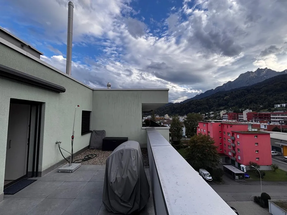 Exklusive Attikawohnung in Horw riesige Terrasse, Top-Aussicht & Bahnanbindung