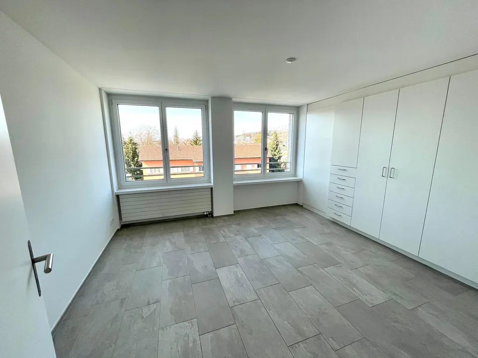 Grosszügige 3.5-Zimmer-Wohnung mit traumhafter Seesicht in Erlenbach