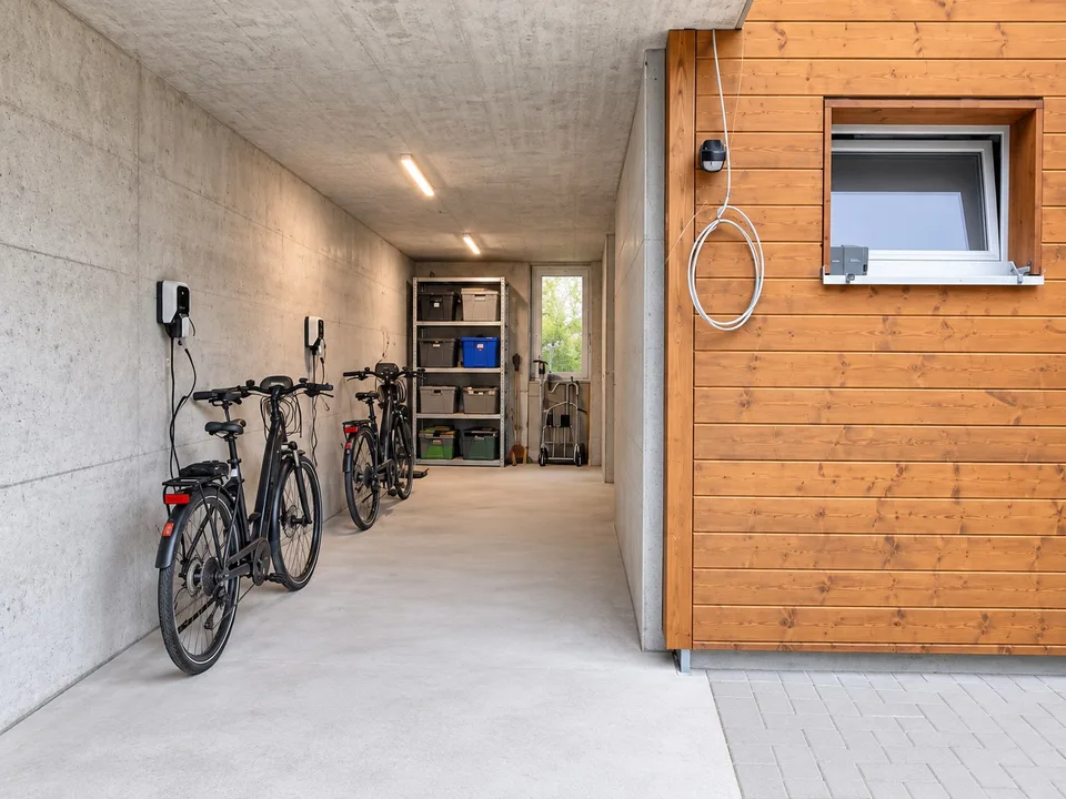 Erstbezug nach Totalsanierung – moderne 2.5-Zimmer-Wohnung mit Gartensitzplatz