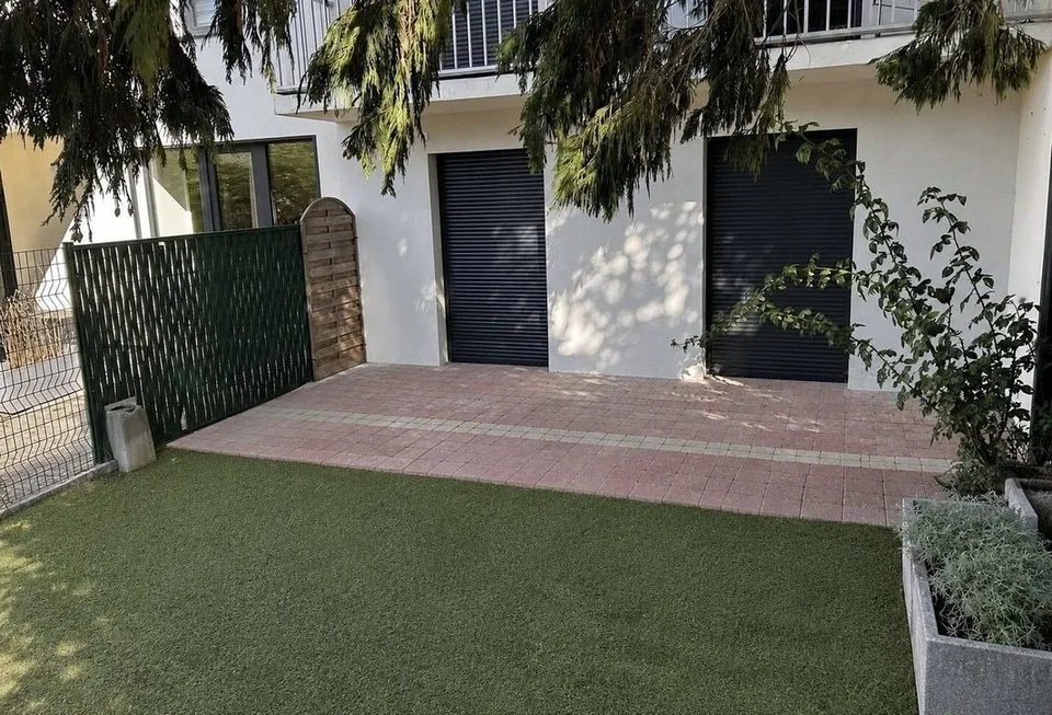 Appartement T3 de 88 m² meublé, avec jardin, refait à neuf