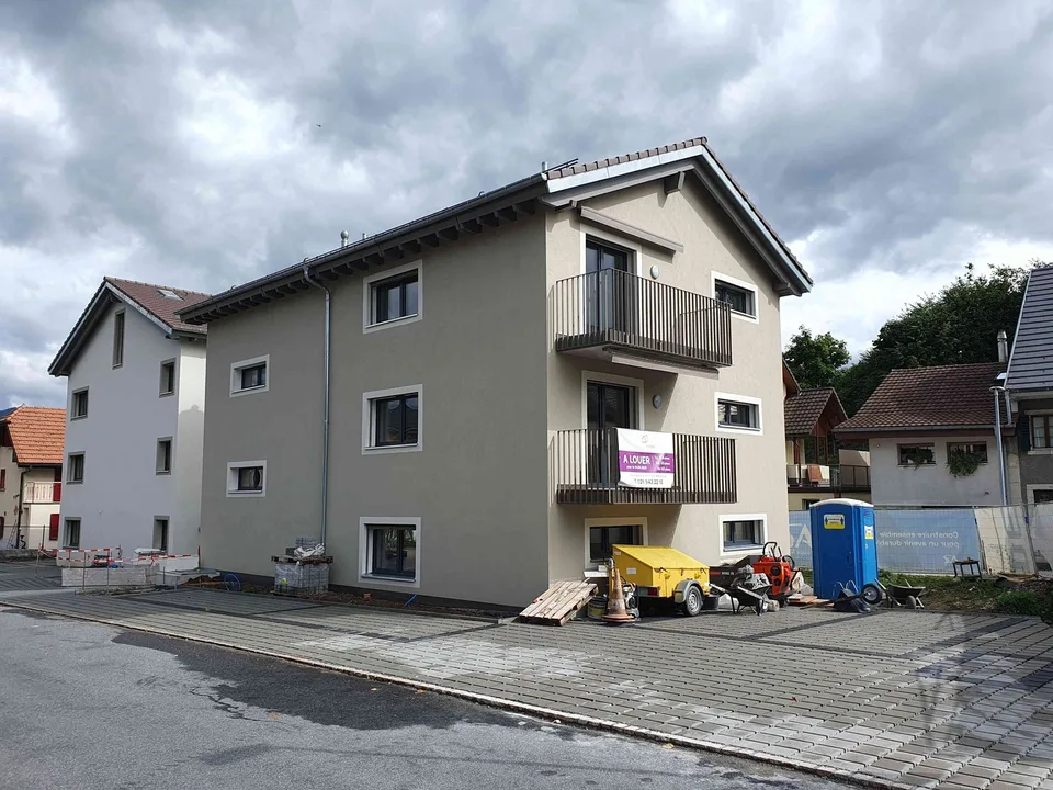 REPRISE DE BAIL - IMMEUBLE 2025 - 3.5pc AU 2ème ETAGE (ATTIC)