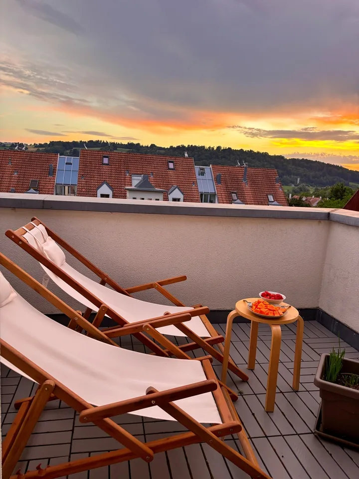 Helle 3.5-Zimmer-Maisonette mit Aussicht in Bonstetten