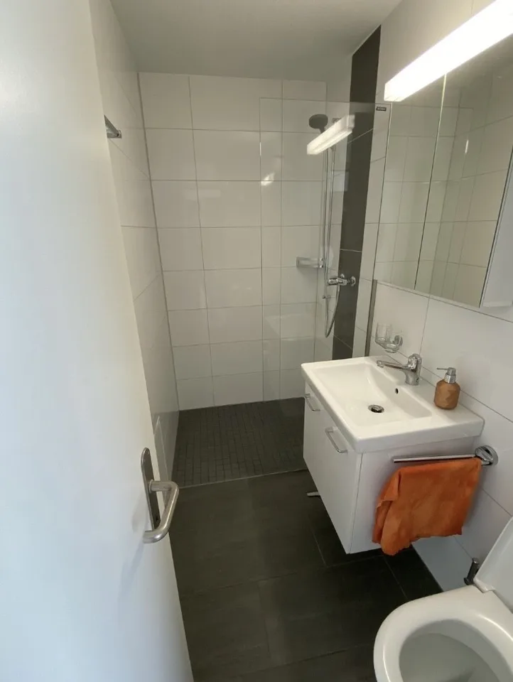 Helle 3.5-Zimmer-Maisonette mit Aussicht in Bonstetten