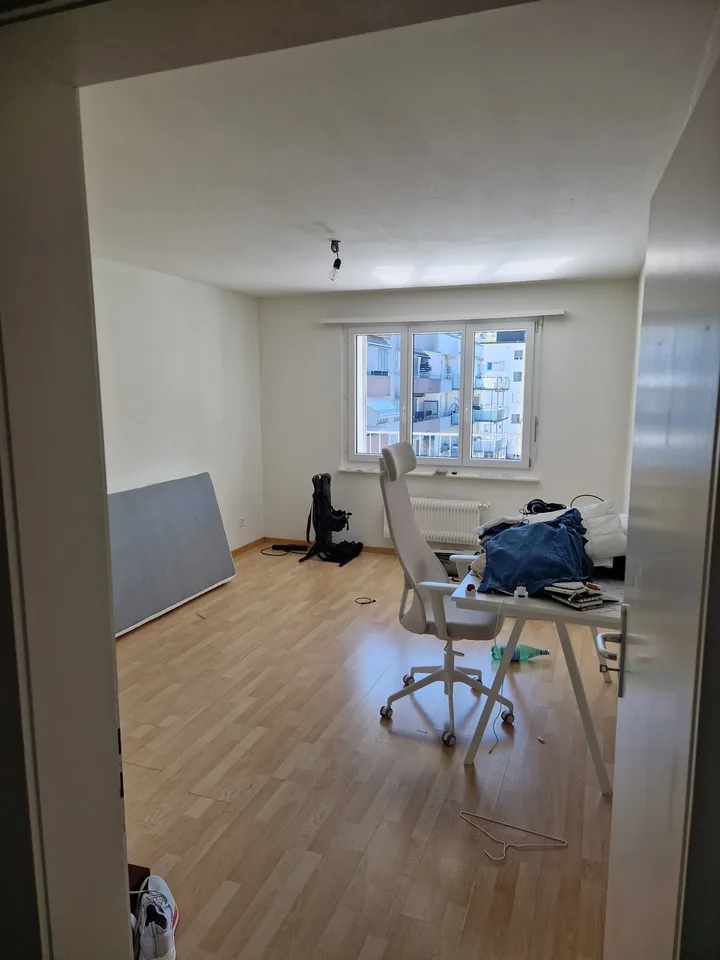 Helle WG-Zimmer in renovierter Wohnung