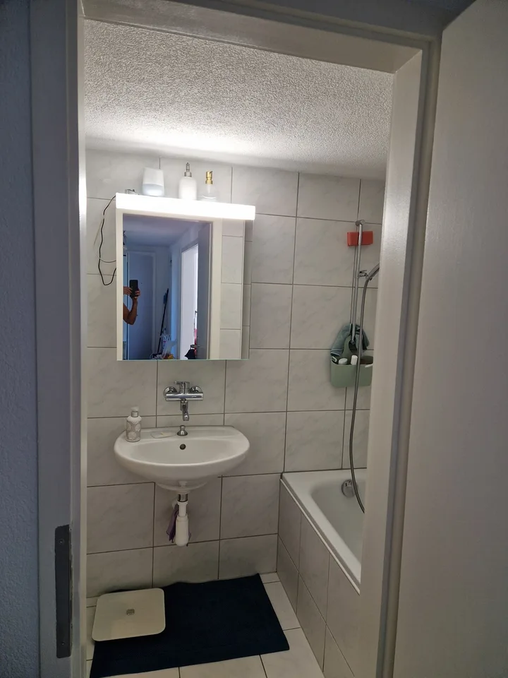 Helle WG-Zimmer in renovierter Wohnung