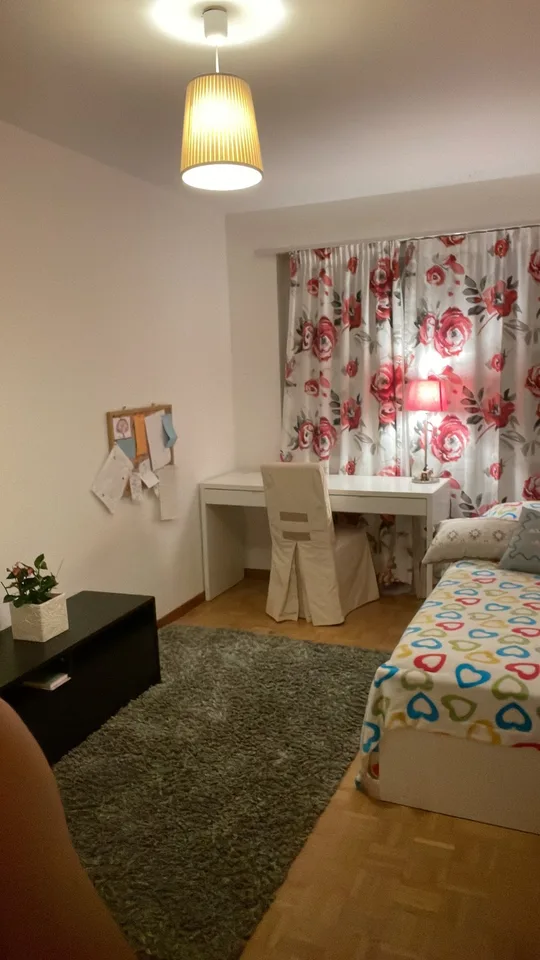 Schönes, möbliertes Zimmer in 8804 zu vermieten.