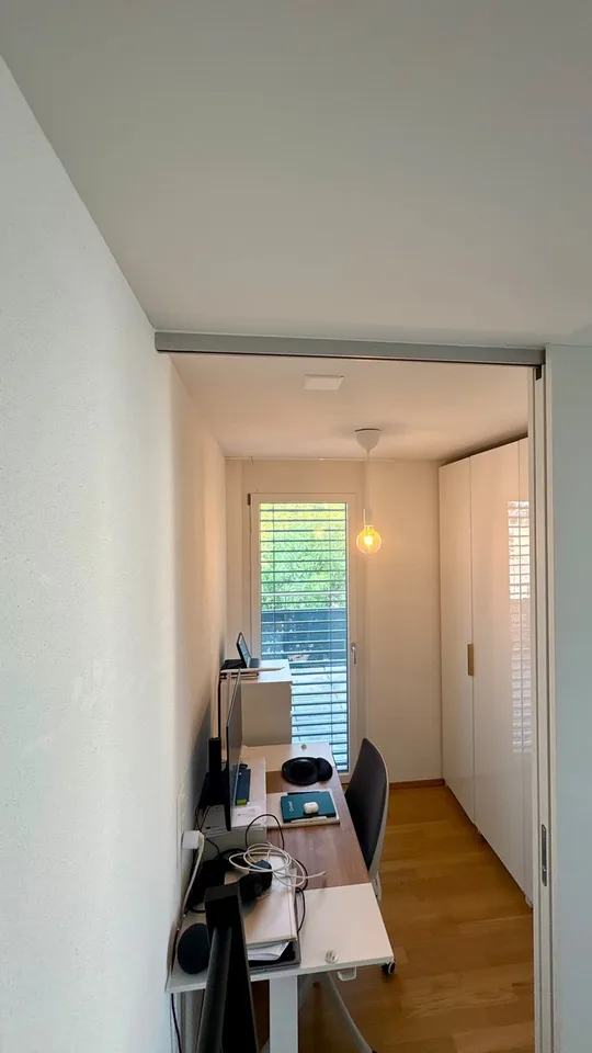 Moderne 2.5-Zimmer-Wohnung mit über 50 m² Terrasse in Dübendorf