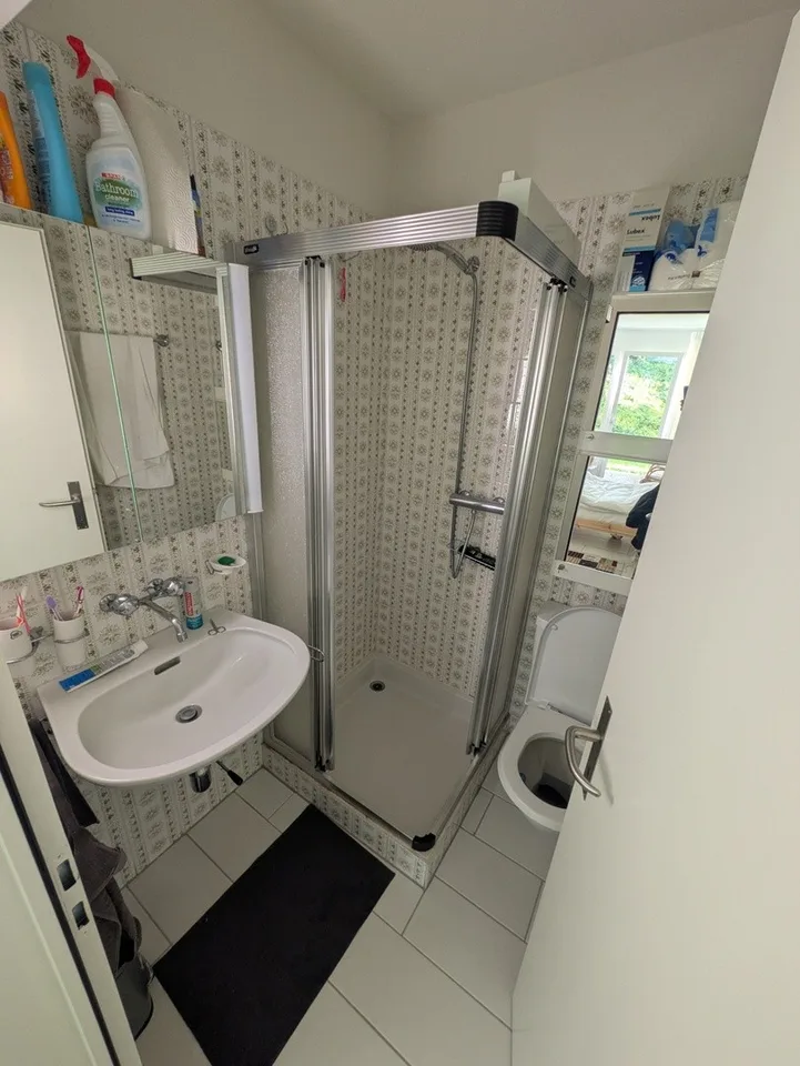 Bright 1.5-room ground-floor flat with garden – 5 minutes from the lake and train station