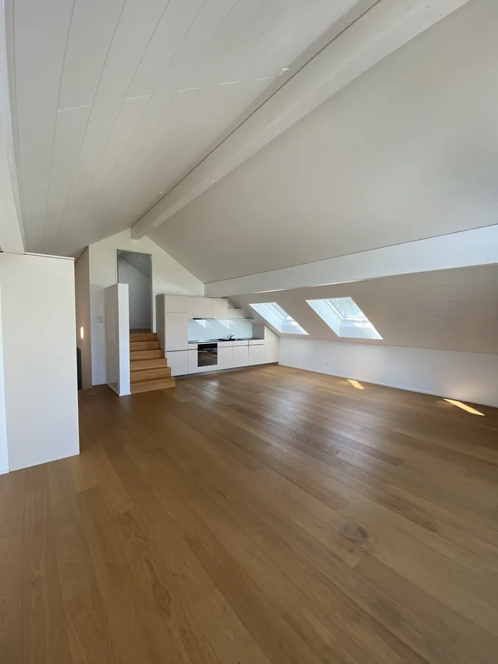 2-Zimmer-Dachwohnung in Wölflinswil