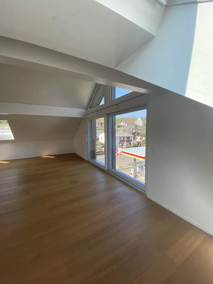 2-Zimmer-Dachwohnung in Wölflinswil