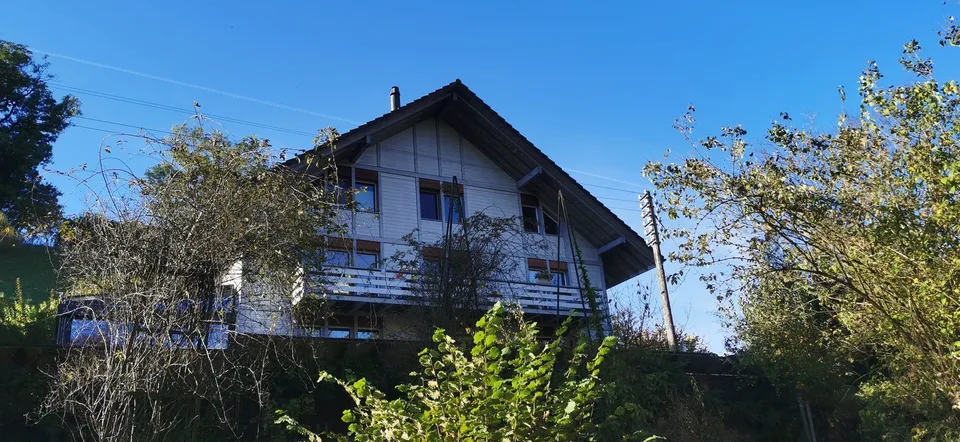 Geräumiges Zimmer in gediegener WG