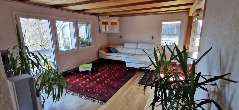 Geräumiges Zimmer in gediegener WG
