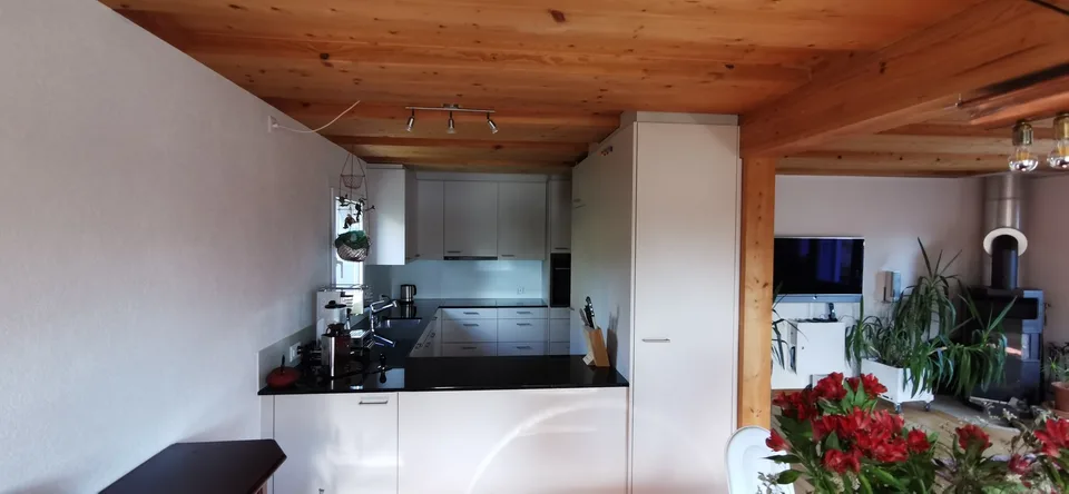 Geräumiges Zimmer in gediegener WG