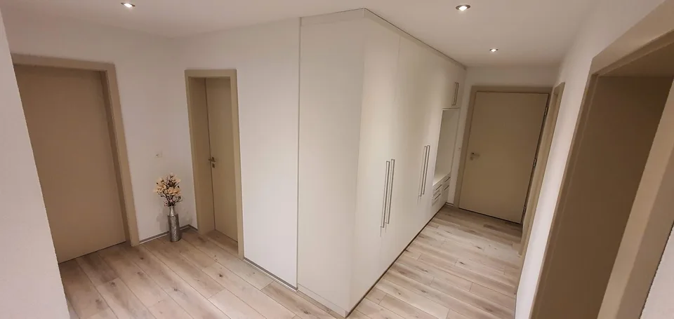 Grosszügige 5.5-Zimmer-Wohnung mit 178 m2, Garage und E-Ladestation