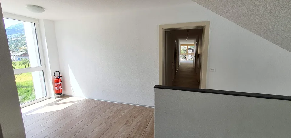 Grosszügige 5.5-Zimmer-Wohnung mit 178 m2, Garage und E-Ladestation