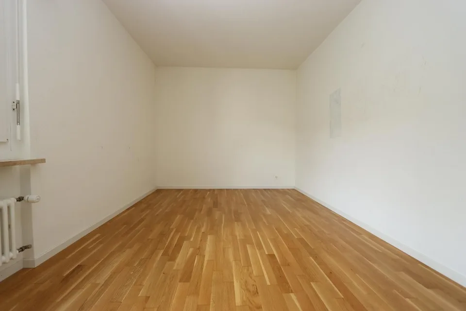 ATTRACTIVE, SPACIOUS 3-ROOM APARTMENT IN A GOOD LOCATION – photo 7 of 12
