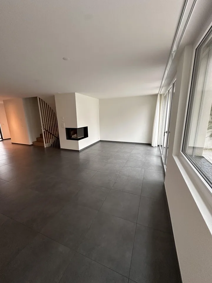 Wunderschönes 5.5-Zimmer-Familienhaus | ca. 240 m² | Garten | 10 Min. von Zug