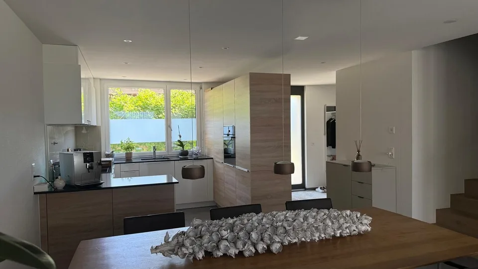 Wunderschönes 5.5-Zimmer-Familienhaus | ca. 240 m² | Garten | 10 Min. von Zug