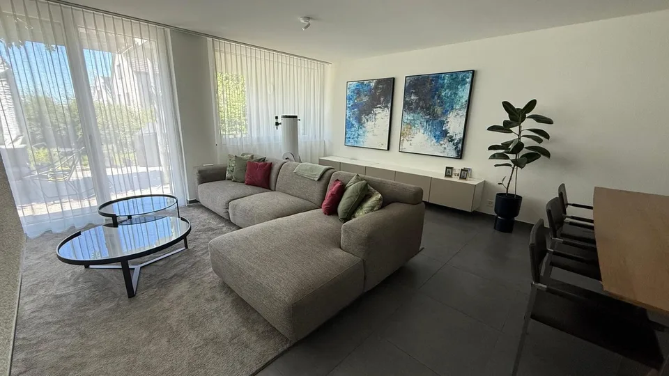 Wunderschönes 5.5-Zimmer-Familienhaus | ca. 240 m² | Garten | 10 Min. von Zug