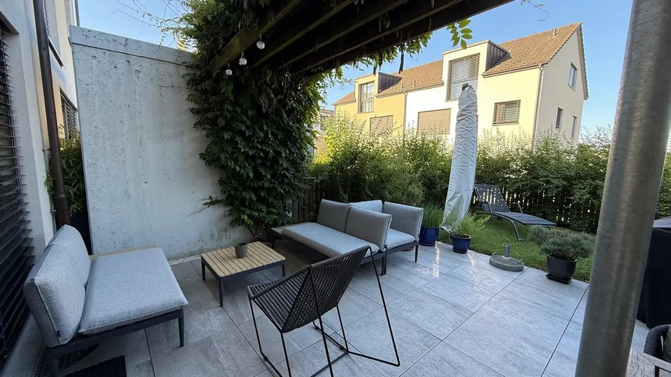 Wunderschönes 5.5-Zimmer-Familienhaus | ca. 240 m² | Garten | 10 Min. von Zug