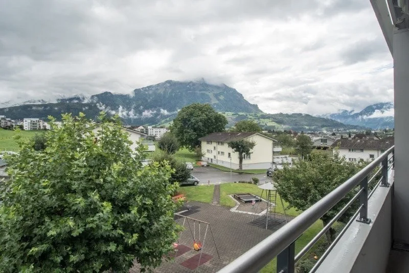 Habiter dans le vert avec vue sur les Mythen