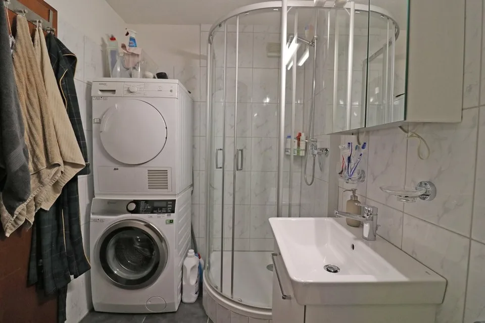 Grosszügige 3.5 Zimmer Wohnung mit Balkon an zentraler Lage