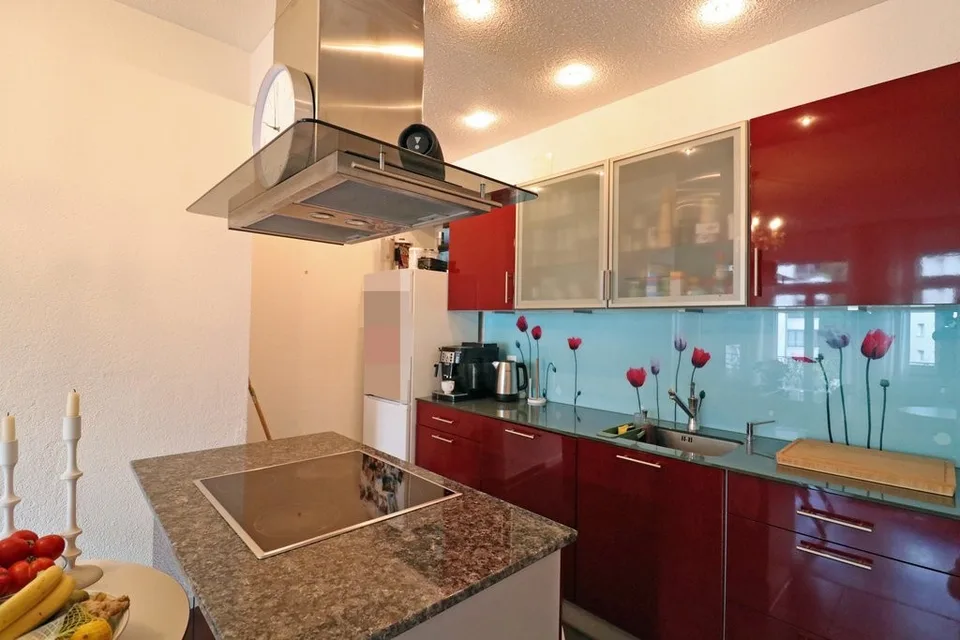 Grosszügige 3.5 Zimmer Wohnung mit Balkon an zentraler Lage