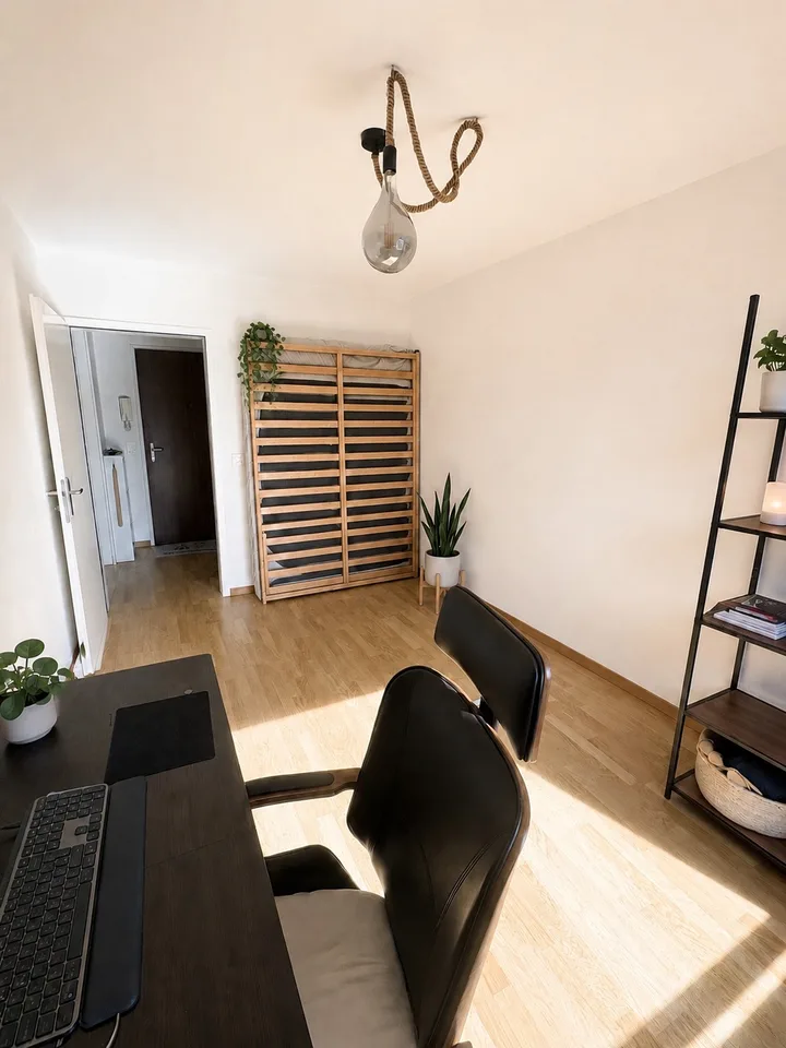 Möblierte 3.5-Zimmerwohnung in Wabern | 78 m² | Balkon, Büro & Parkplatz | Nov.März