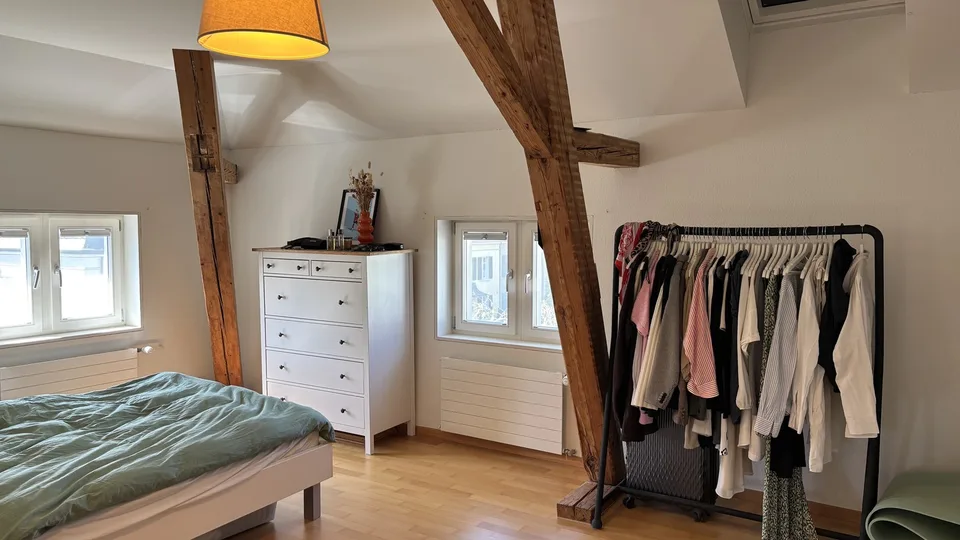 Grosszügige, lichtdurchflutete 2.5-Zimmer Wohnung im beliebten Inneren Lind Quartier