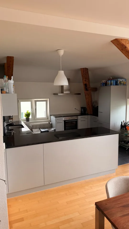Grosszügige, lichtdurchflutete 2.5-Zimmer Wohnung im beliebten Inneren Lind Quartier
