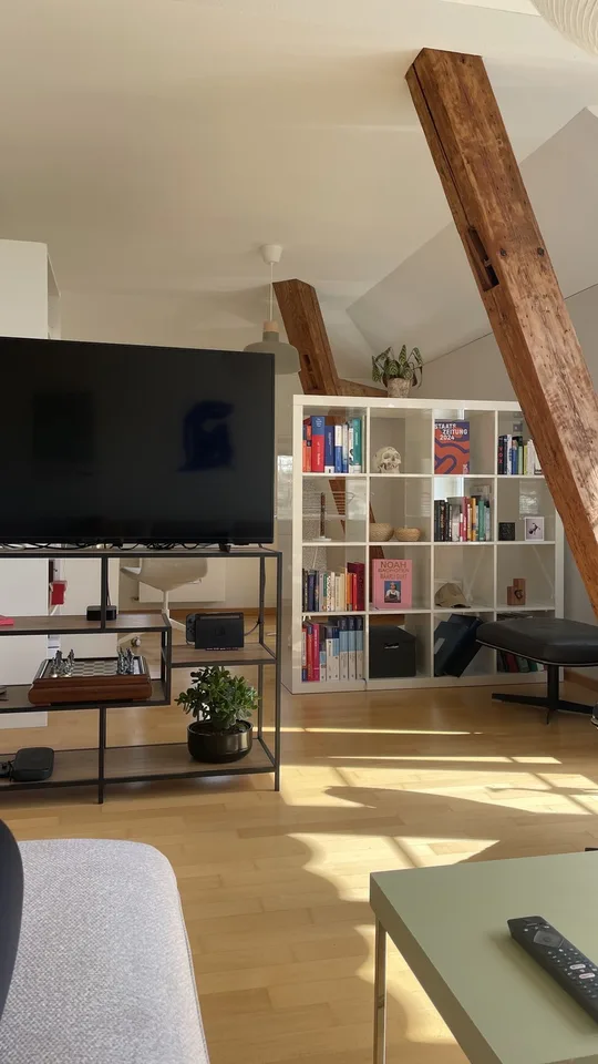Grosszügige, lichtdurchflutete 2.5-Zimmer Wohnung im beliebten Inneren Lind Quartier