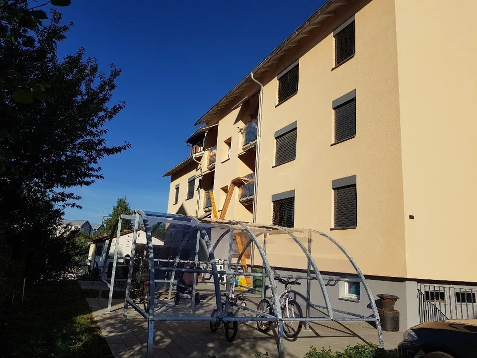 Grosszügige Wohnung im Hochparterre