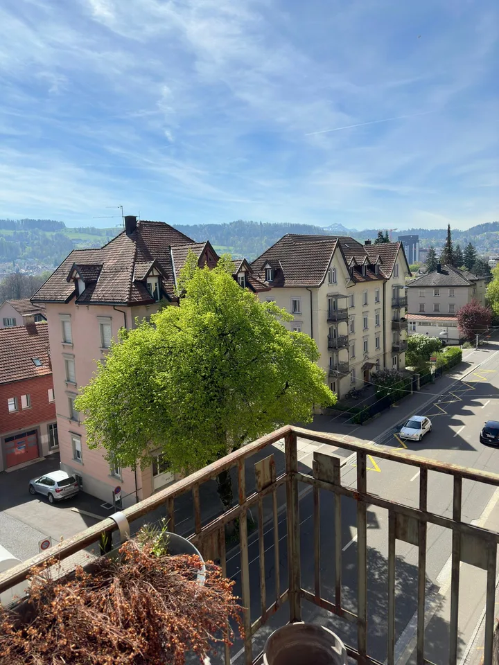 Wunderschöne 4.5-Zimmer-Altbauwohnung mit Balkon & Säntisblick