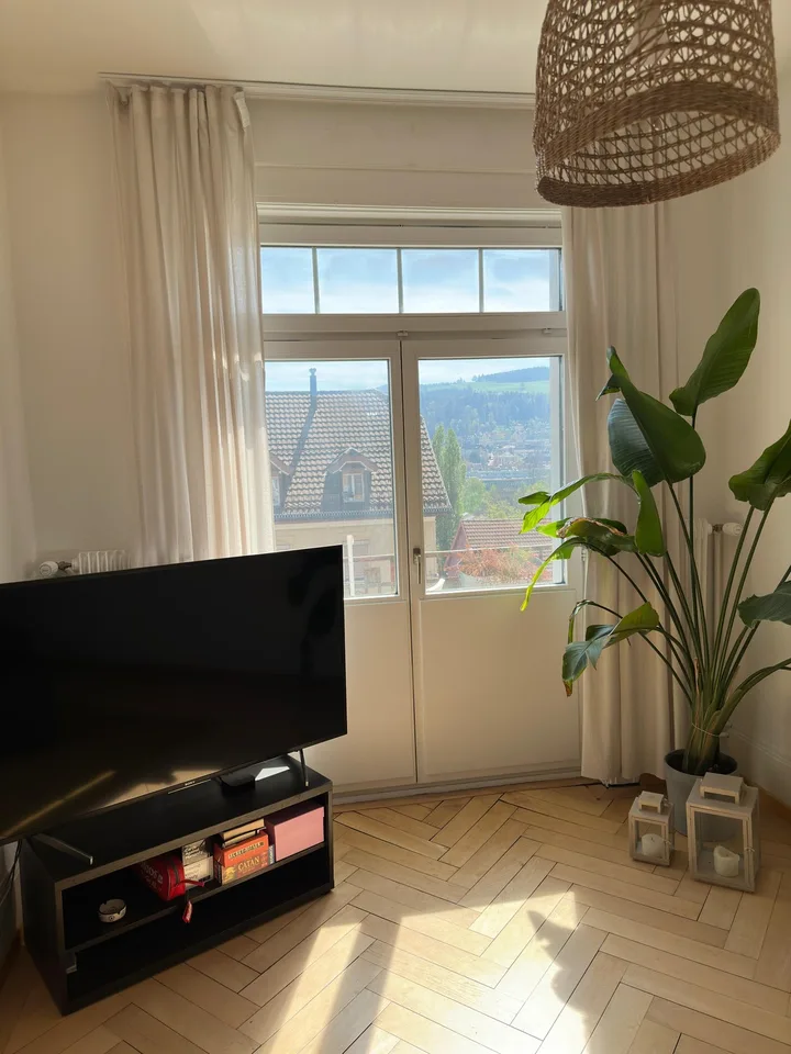 Wunderschöne 4.5-Zimmer-Altbauwohnung mit Balkon & Säntisblick