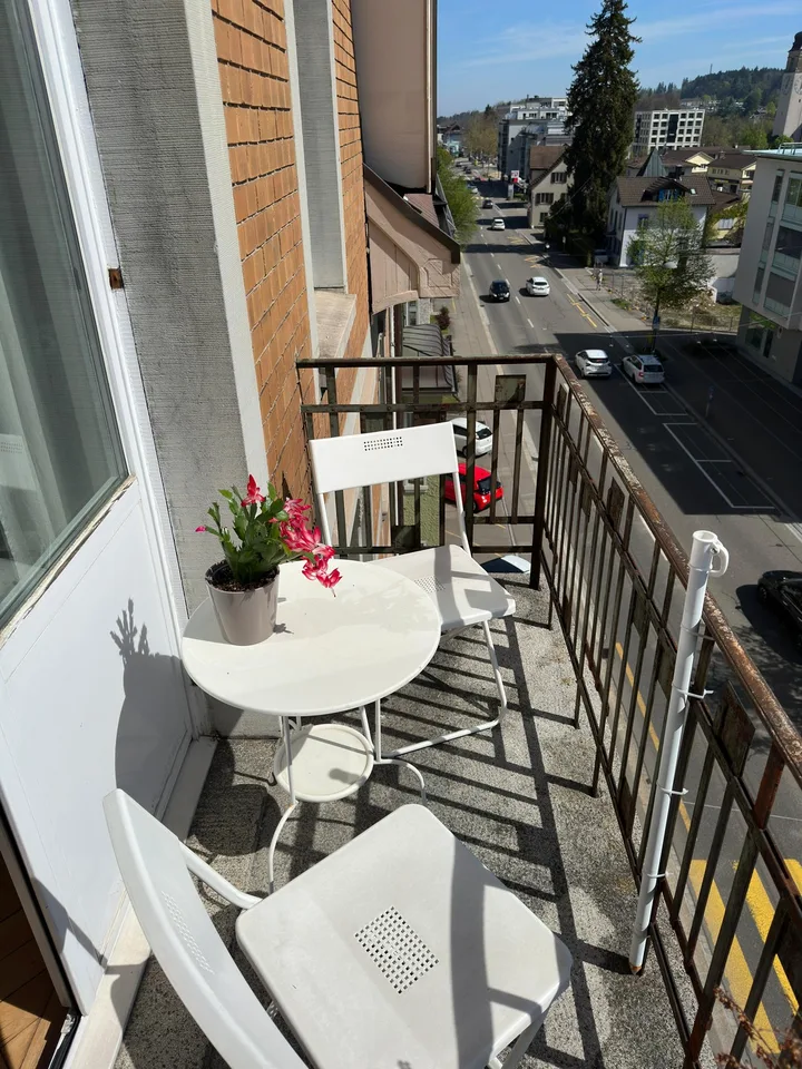 Wunderschöne 4.5-Zimmer-Altbauwohnung mit Balkon & Säntisblick