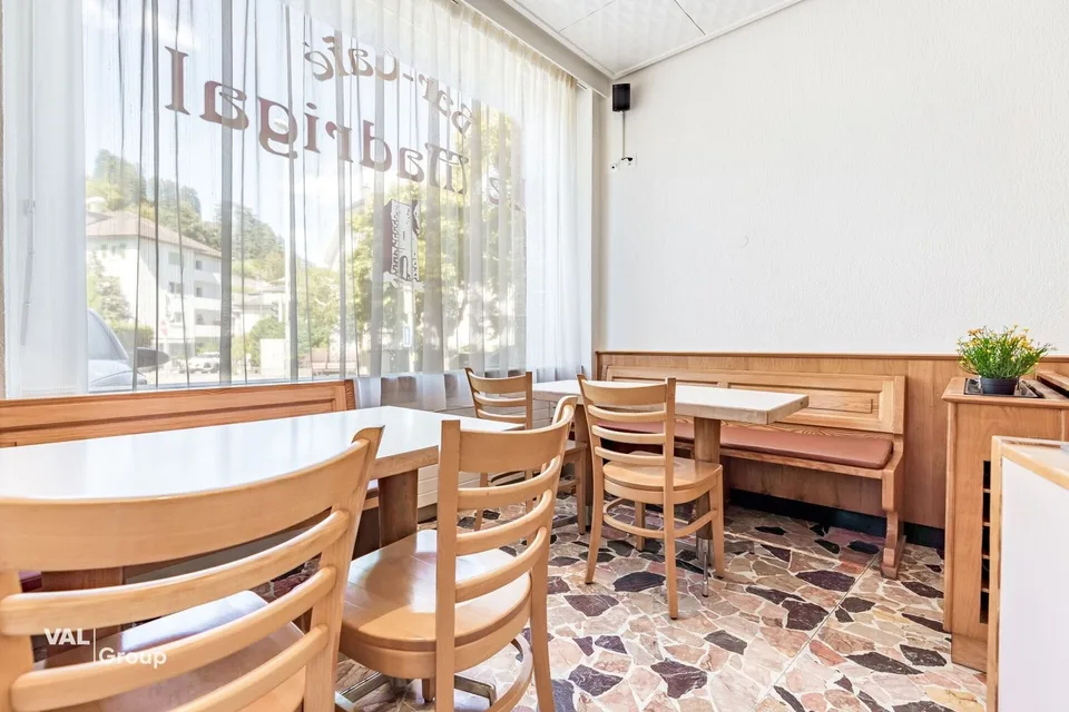 Bar-Caffè con Terrazza, Pronto da Riprendere!