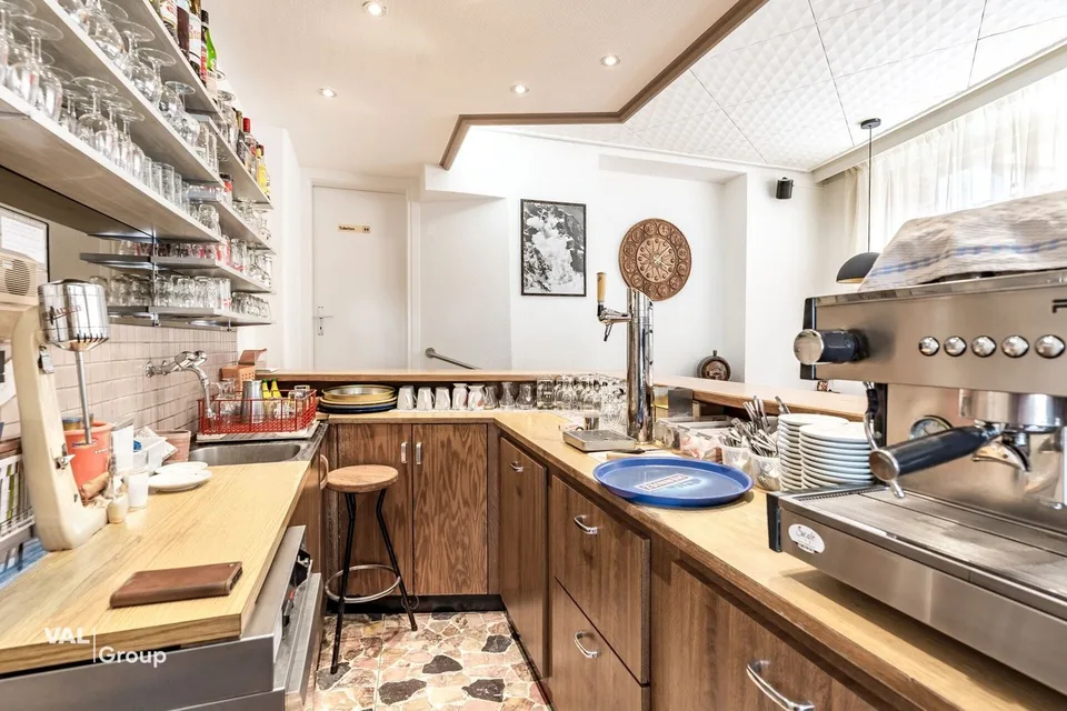 Bar-Caffè con Terrazza, Pronto da Riprendere!