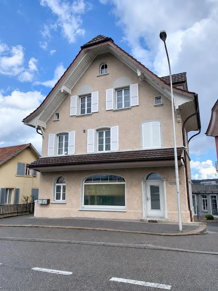 Charmantes Haus mit einzigartiger Terrasse – Nähe Stadtzentrum