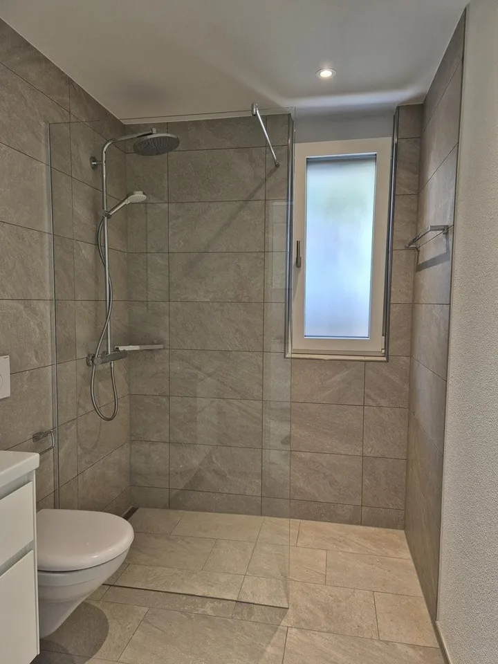 Premier location : Appartement moderne pour célibataire à Ettingen